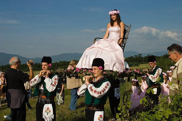 Фестиваль троянд в Болгарії